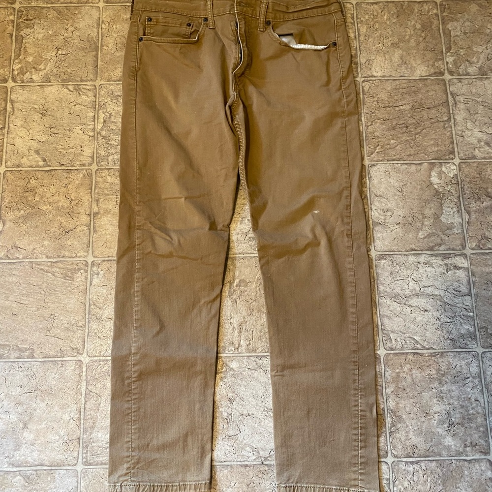 Men’s Levi’s 502 Khakis size 34x32